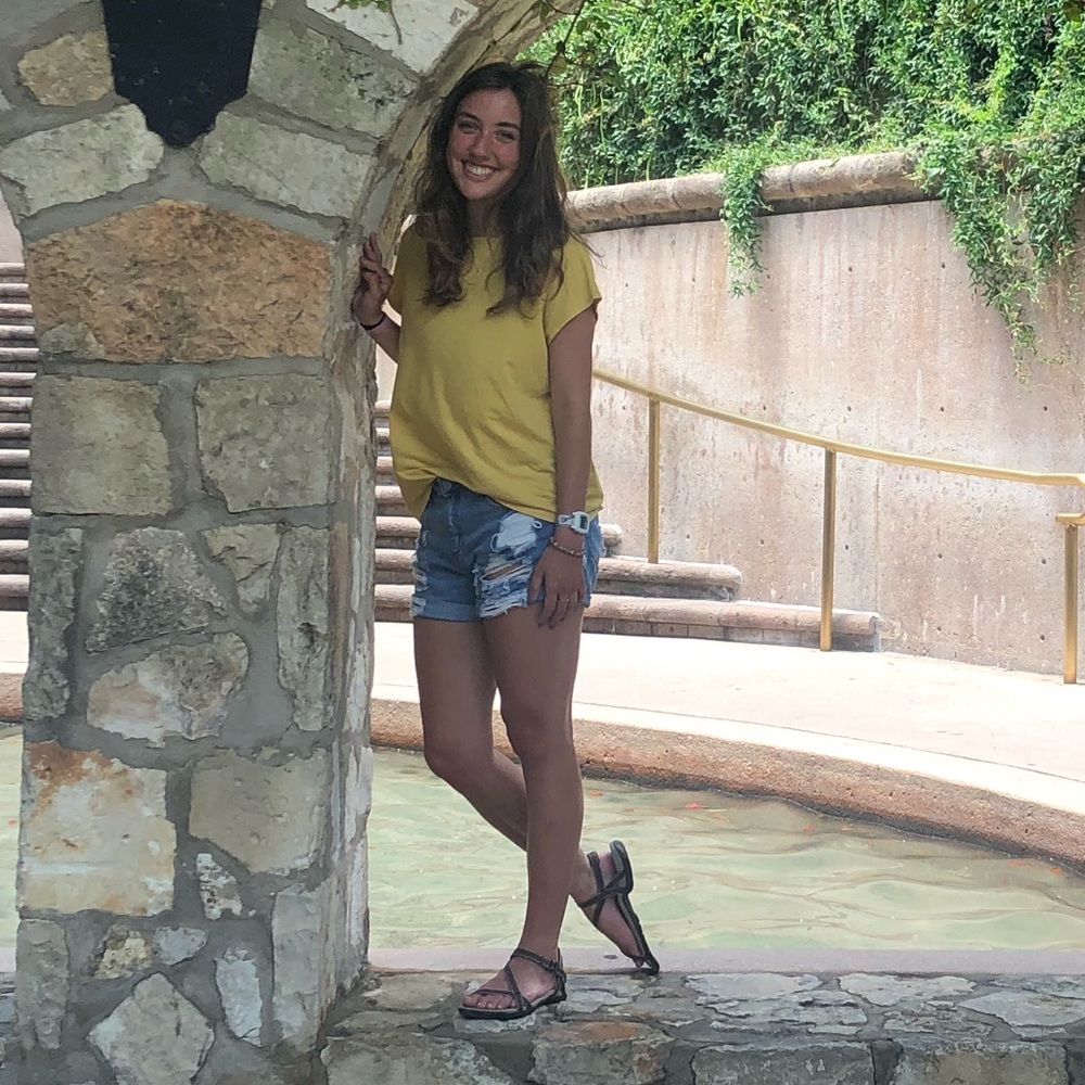 Meet your Posher, Julie